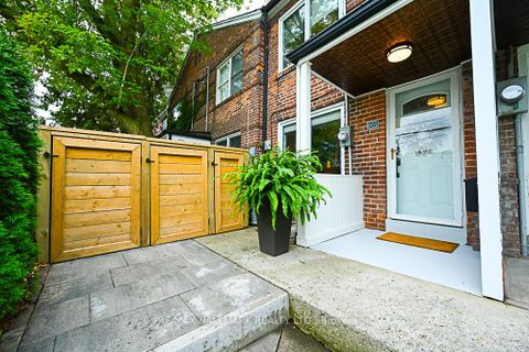 Photo 1 at 3318 Bathurst Street, Lawrence, Toronto