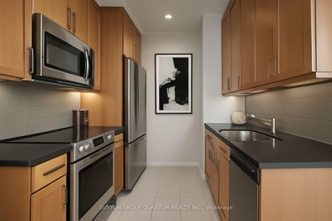 Photo 11 at 2705 - 1 Elm Drive W, City Centre, Mississauga