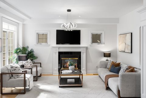 Photo 9 at 507 Broadway Avenue, Leaside, Toronto