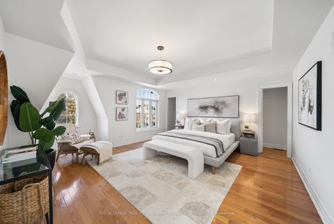 Photo 13 at 507 Broadway Avenue, Leaside, Toronto