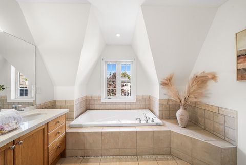 Photo 19 at 507 Broadway Avenue, Leaside, Toronto