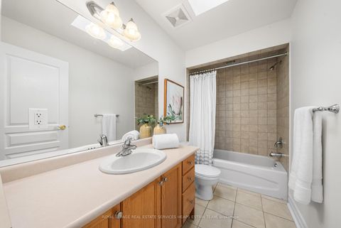 Photo 25 at 507 Broadway Avenue, Leaside, Toronto