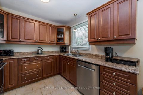 Photo 3 at 2834 Dempster Avenue, Stroud, Innisfil