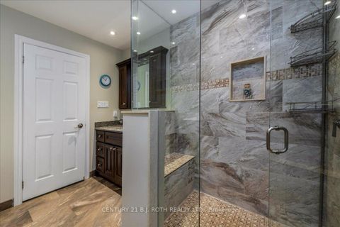 Photo 15 at 2834 Dempster Avenue, Stroud, Innisfil Photo 15 at 2834 Dempster Avenue, Stroud, Innisfil