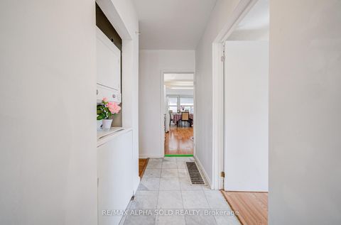 Photo 6 at 334 Moore Park Avenue, Newtonbrook West, Toronto