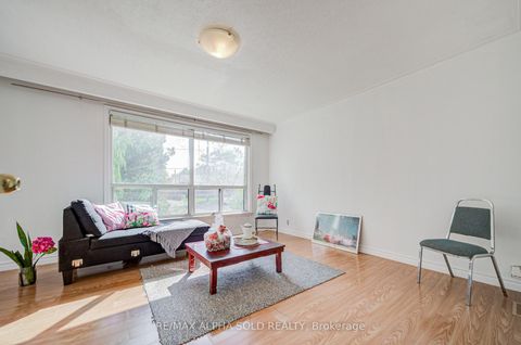 Photo 8 at 334 Moore Park Avenue, Newtonbrook West, Toronto