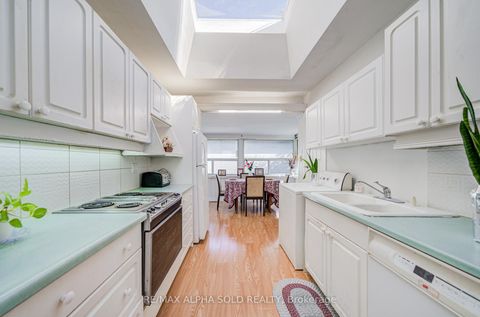 Photo 12 at 334 Moore Park Avenue, Newtonbrook West, Toronto