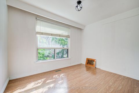Photo 20 at 334 Moore Park Avenue, Newtonbrook West, Toronto