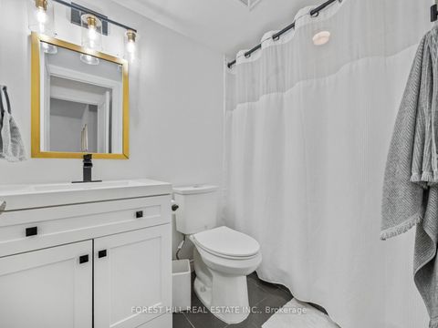 Photo 9 at 211 - 330 Red Maple Road, Langstaff, Richmond Hill