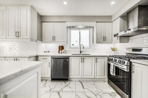 Photo 4 at 140 Valdor Drive, Agincourt North, Toronto