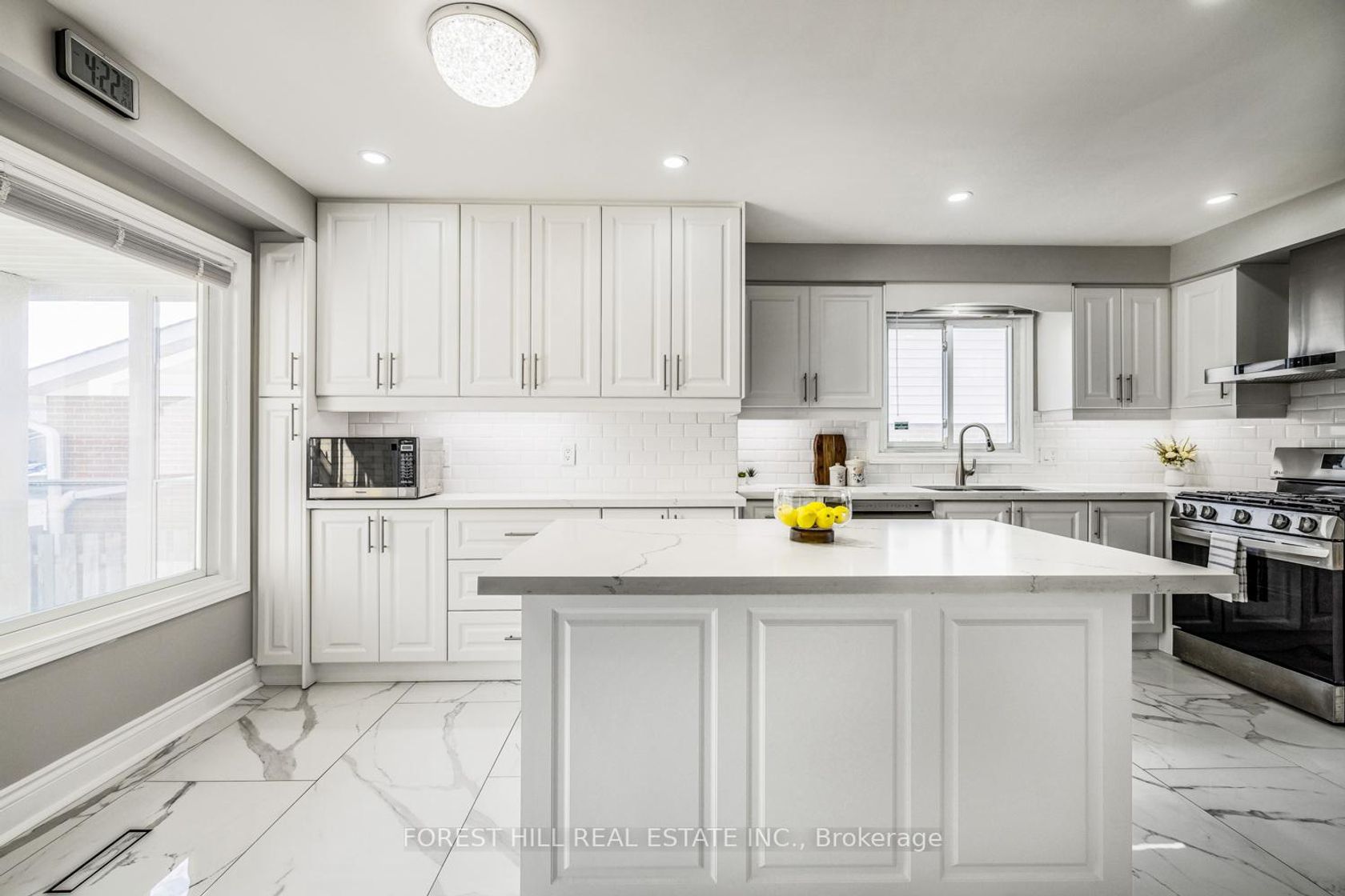 Photo 3 at 140 Valdor Drive, Agincourt North, Toronto Photo 3 at 140 Valdor Drive, Agincourt North, Toronto