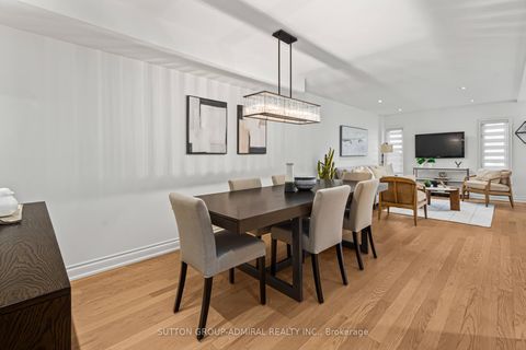 Photo 3 at 10 Oak Park Crescent, Rural Vaughan, Vaughan