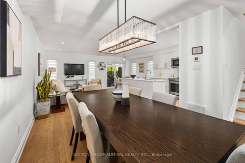 Photo 5 at 10 Oak Park Crescent, Rural Vaughan, Vaughan