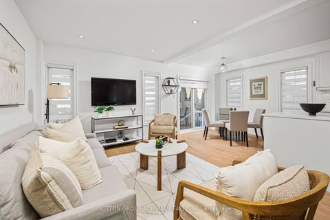 Photo 8 at 10 Oak Park Crescent, Rural Vaughan, Vaughan