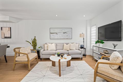 Photo 9 at 10 Oak Park Crescent, Rural Vaughan, Vaughan