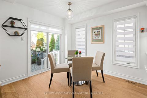 Photo 11 at 10 Oak Park Crescent, Rural Vaughan, Vaughan