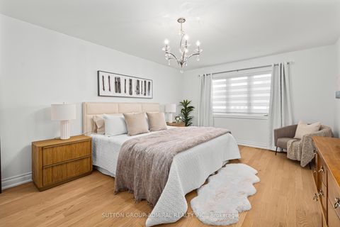 Photo 18 at 10 Oak Park Crescent, Rural Vaughan, Vaughan