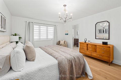 Photo 19 at 10 Oak Park Crescent, Rural Vaughan, Vaughan