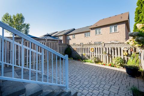 Photo 25 at 10 Oak Park Crescent, Rural Vaughan, Vaughan