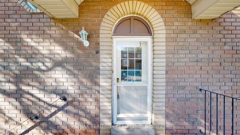 Photo 4 at 33 - 189 Galloway Road, West Hill, Toronto