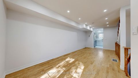 Photo 7 at 33 - 189 Galloway Road, West Hill, Toronto