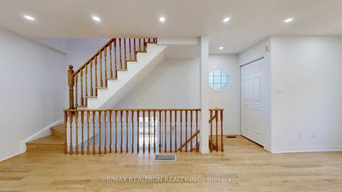 Photo 10 at 33 - 189 Galloway Road, West Hill, Toronto