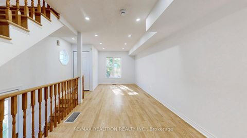 Photo 12 at 33 - 189 Galloway Road, West Hill, Toronto