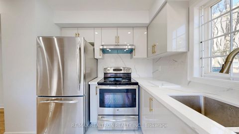 Photo 15 at 33 - 189 Galloway Road, West Hill, Toronto
