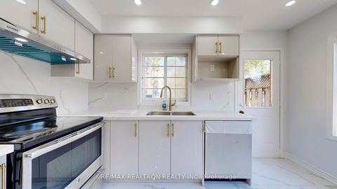 Photo 16 at 33 - 189 Galloway Road, West Hill, Toronto