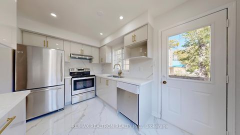 Photo 17 at 33 - 189 Galloway Road, West Hill, Toronto