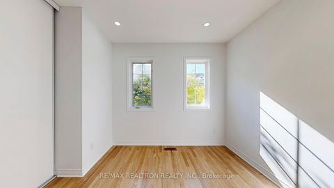 Photo 23 at 33 - 189 Galloway Road, West Hill, Toronto