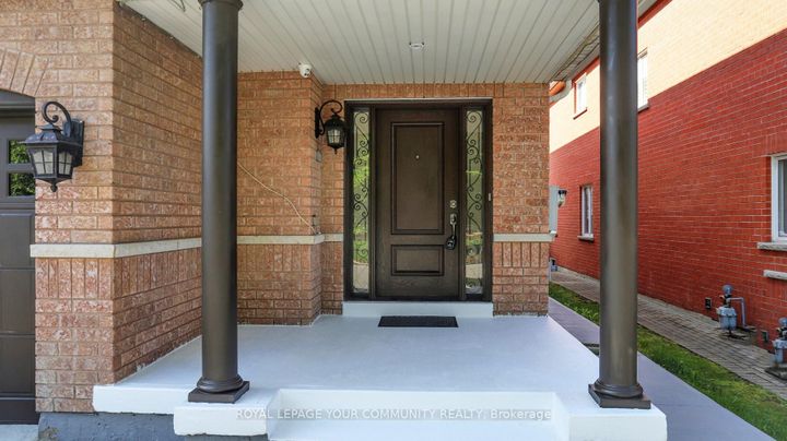 Photo 2 at 92 Laval Street, Vellore Village, Vaughan