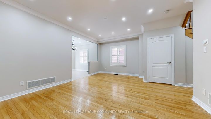 Photo 4 at 92 Laval Street, Vellore Village, Vaughan