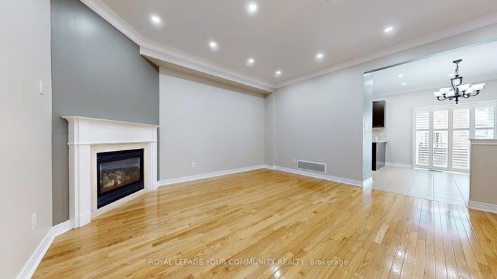 Photo 5 at 92 Laval Street, Vellore Village, Vaughan