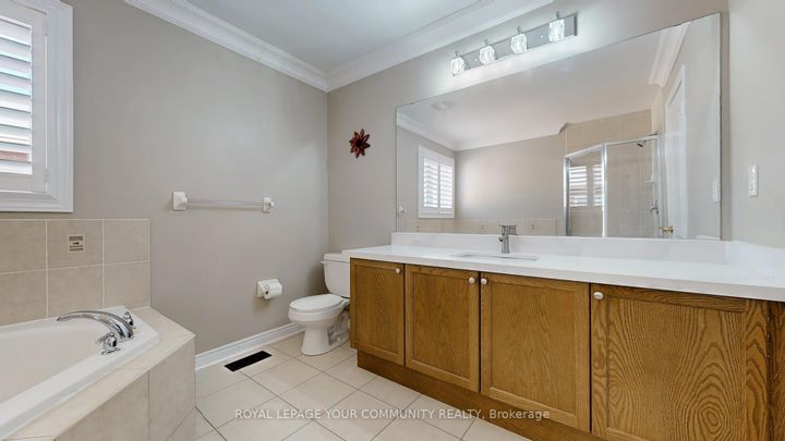 Photo 23 at 92 Laval Street, Vellore Village, Vaughan