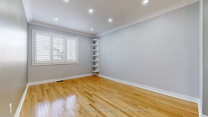 Photo 27 at 92 Laval Street, Vellore Village, Vaughan