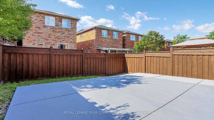 Photo 38 at 92 Laval Street, Vellore Village, Vaughan