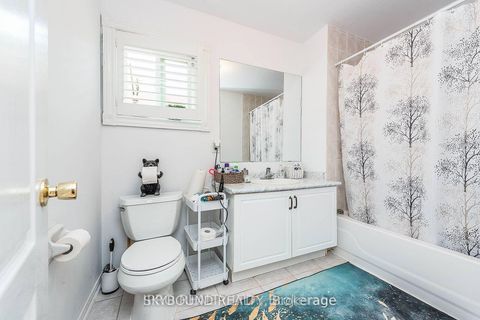 Photo 23 at 66 Skylark Drive, Vellore Village, Vaughan