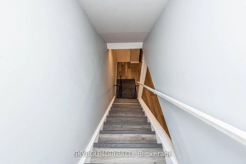 Photo 24 at 66 Skylark Drive, Vellore Village, Vaughan