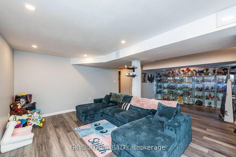Photo 27 at 66 Skylark Drive, Vellore Village, Vaughan