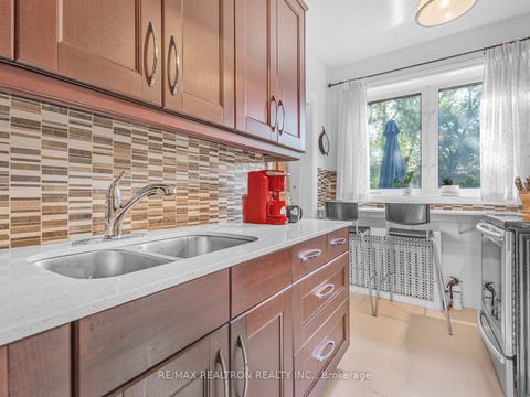 Photo 11 at 107 Bedford Park Avenue, Lawrence Park North, Toronto