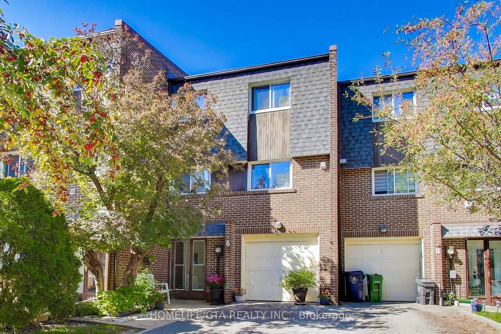 6 Windy Golfway, Flemingdon Park, Toronto 