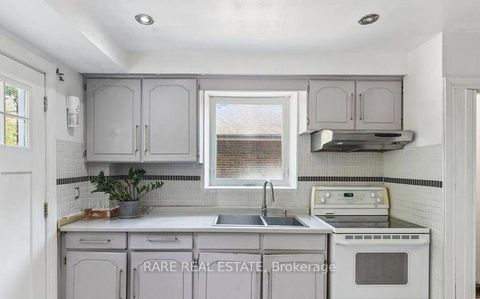 Photo 7 at 73 Yarrow Road, Eglinton West, Toronto