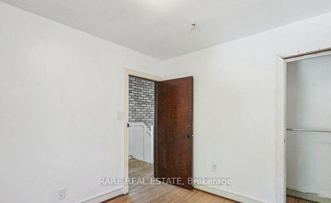 Photo 13 at 73 Yarrow Road, Eglinton West, Toronto