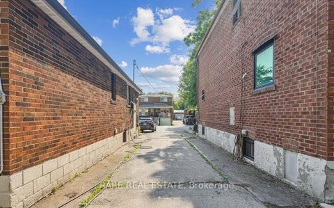 Photo 23 at 73 Yarrow Road, Eglinton West, Toronto