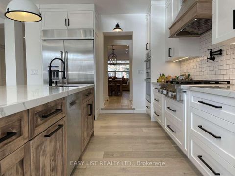 Photo 4 at 39 Romney Road, Westgate, Toronto