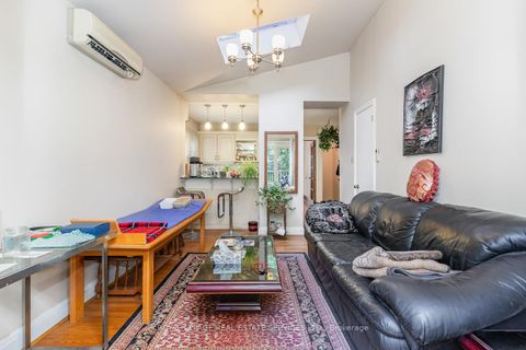 Photo 7 at 85 Kennedy Avenue, Swansea, Toronto