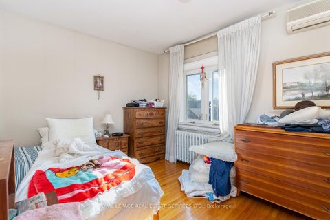 Photo 9 at 85 Kennedy Avenue, Swansea, Toronto