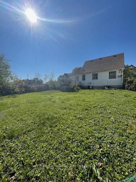 Photo 3 at 3 Parker Avenue, Oak Ridges, Richmond Hill