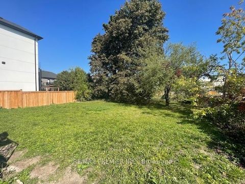 Photo 5 at 3 Parker Avenue, Oak Ridges, Richmond Hill